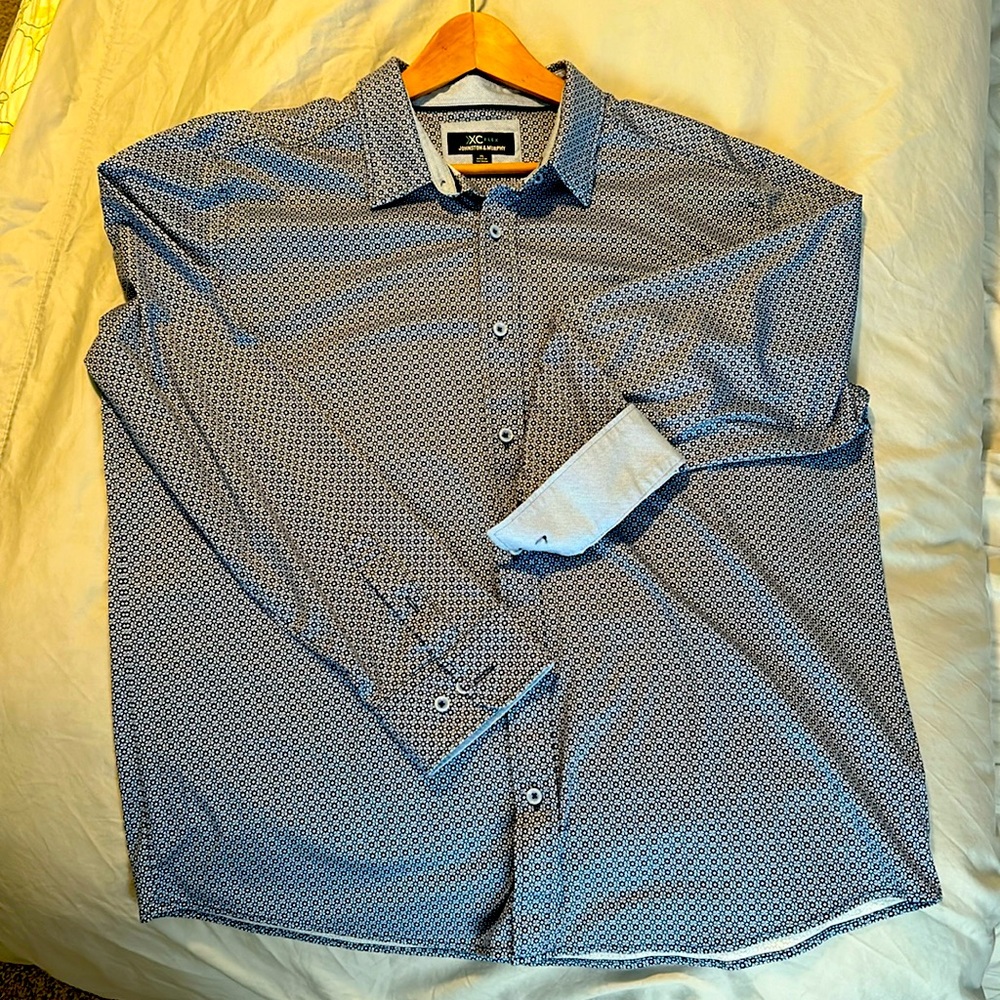 Johnston & Murphy Men’s button down stretch fabric shirt